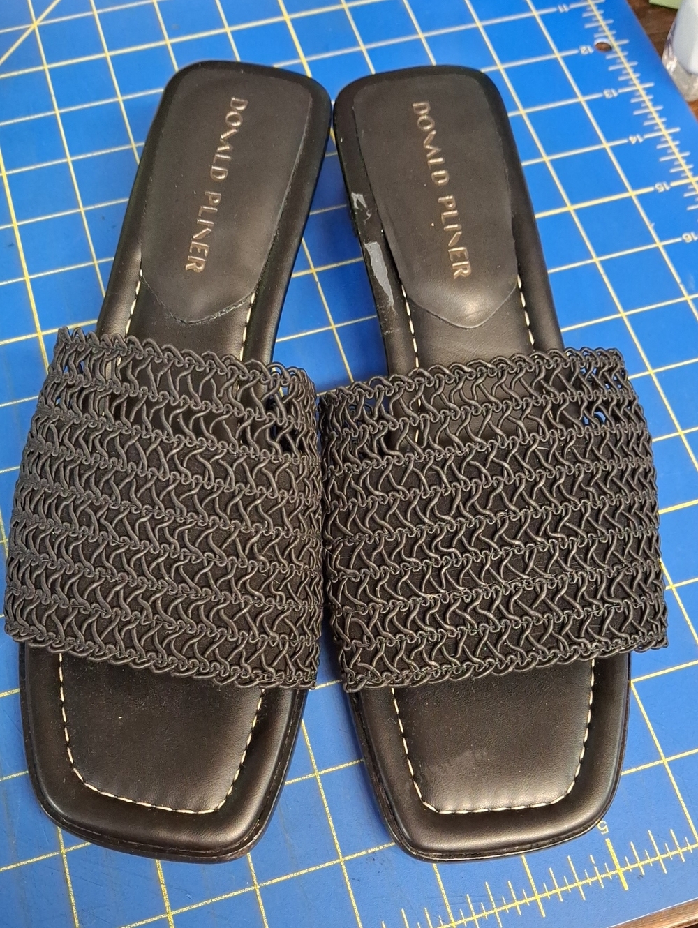 Donald Pliner Black Woven Slide Sandals 8.5M